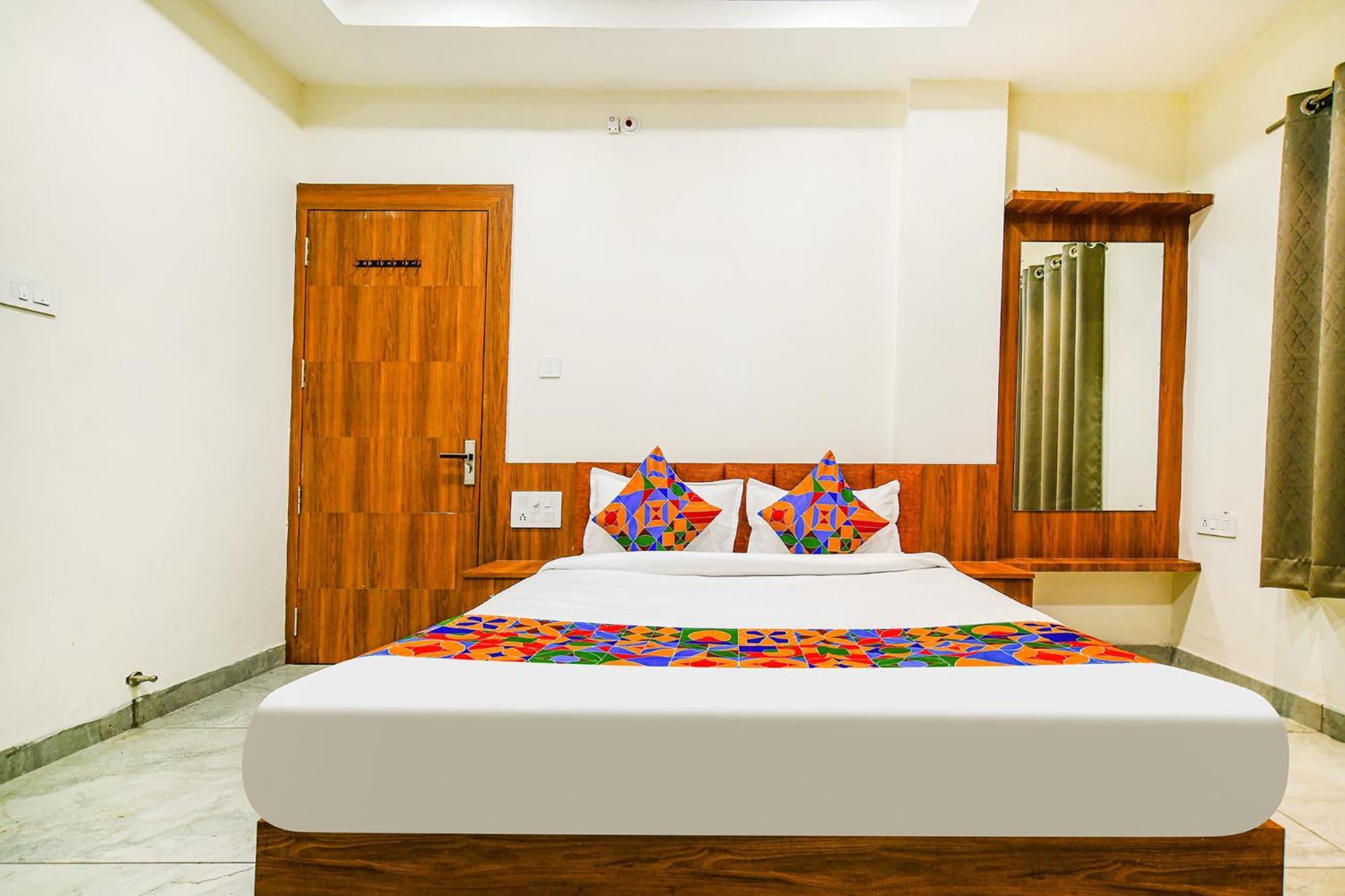 Fabhotel Shree Nakoda Paradise Ujjain Eksteriør billede